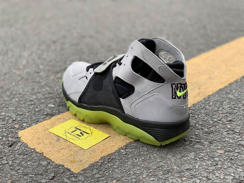 Giày Nike Trainer Huarache Premium 'NYC' (X) 647591 001