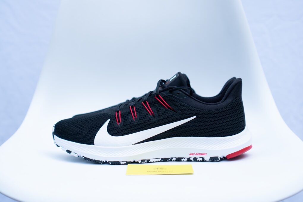 Giày thể thao Nike Quest 2 White Bred CI3787-008