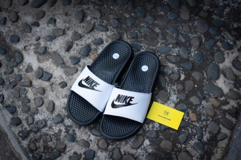 Dép Nike Benassi White Black 343880-100