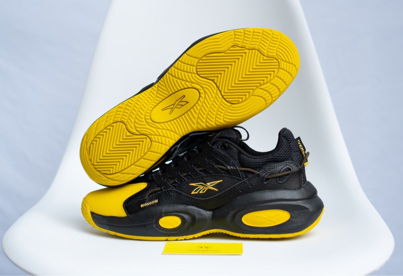 Giày bóng rổ Reebok Iverson Black Yellow GX8929