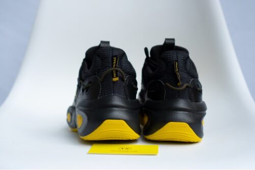Giày bóng rổ Reebok Iverson Black Yellow GX8929
