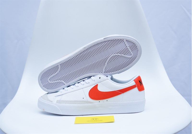 Giày Nike Blazer Low White Orange DA4074-106