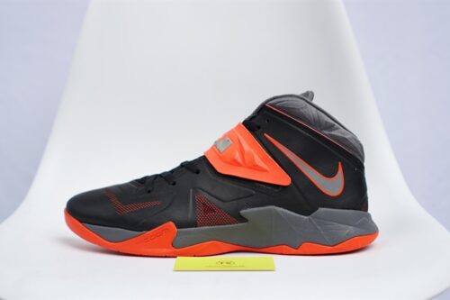 Giày Nike LeBron Soldier 7 Bred (6) 599264-003 - 45