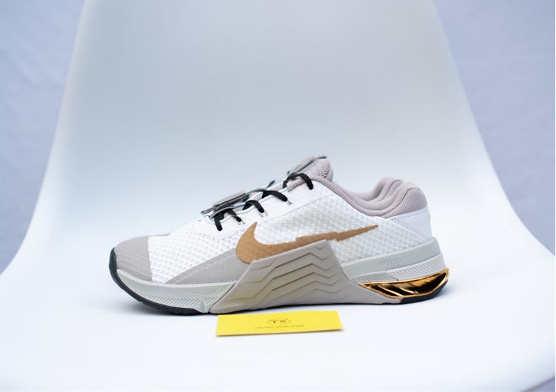 Giày tập luyện Nike Metcon 7 iD White Gold DJ7032-991 - 38.5