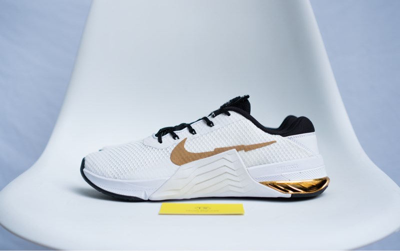 Giày tập luyện Nike Metcon 7 iD White Gold Black DJ7031-991 - 42.5