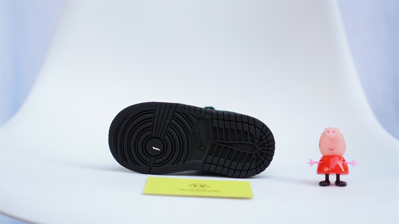 Giày trẻ em Jordan 1 Mid Black 640735-090 Used