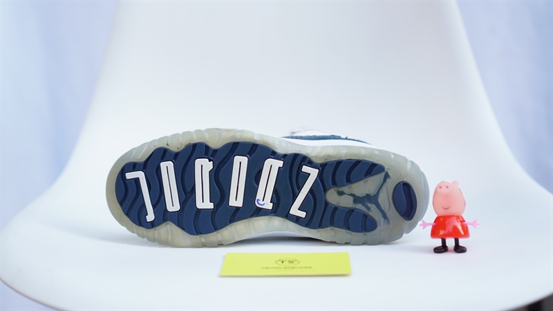 Giày trẻ em Jordan 11 Snake Navy CD6848-102 Used