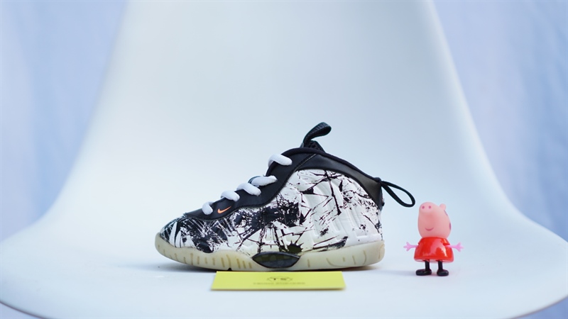 Giày trẻ em Nike Foamposite SBB 723947-011 Used - 25