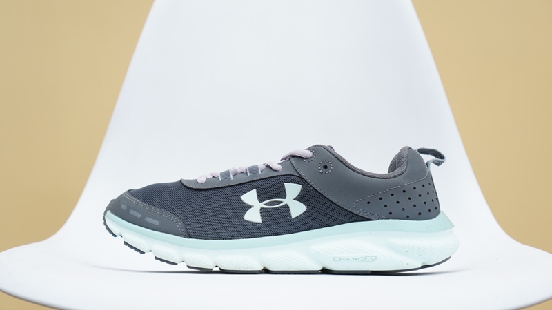 Giày thể thao Under Armour Charged 3021972-112 2hand - 41