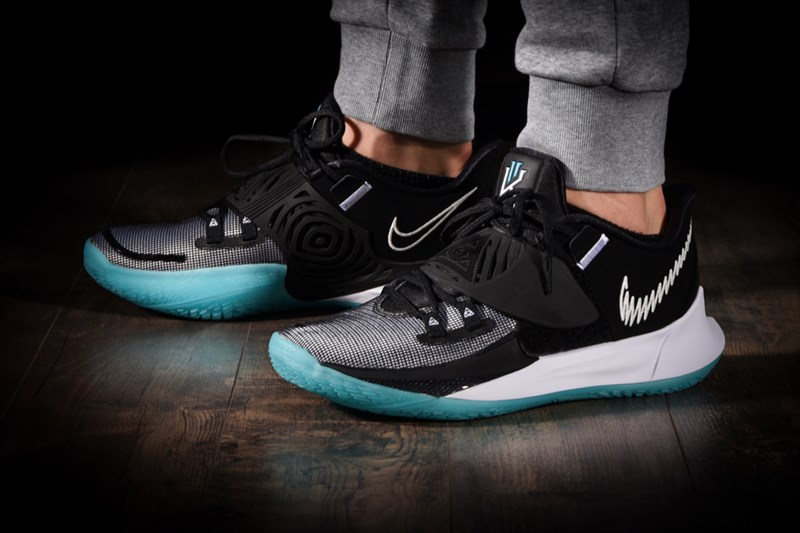 Giày bóng rổ Nike Kyrie 3 Low 'MOON' CJ1286-001 2hand 5 Giày bóng rổ Nike Kyrie 3 Low 'MOON' CJ1286-001 2hand