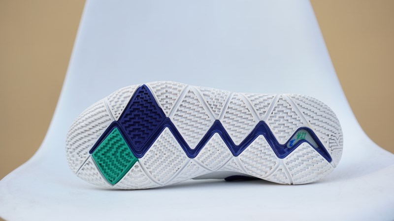 Giày Bóng Rổ Nike Kyrie 4 White Blue 943806-103 2Hand -