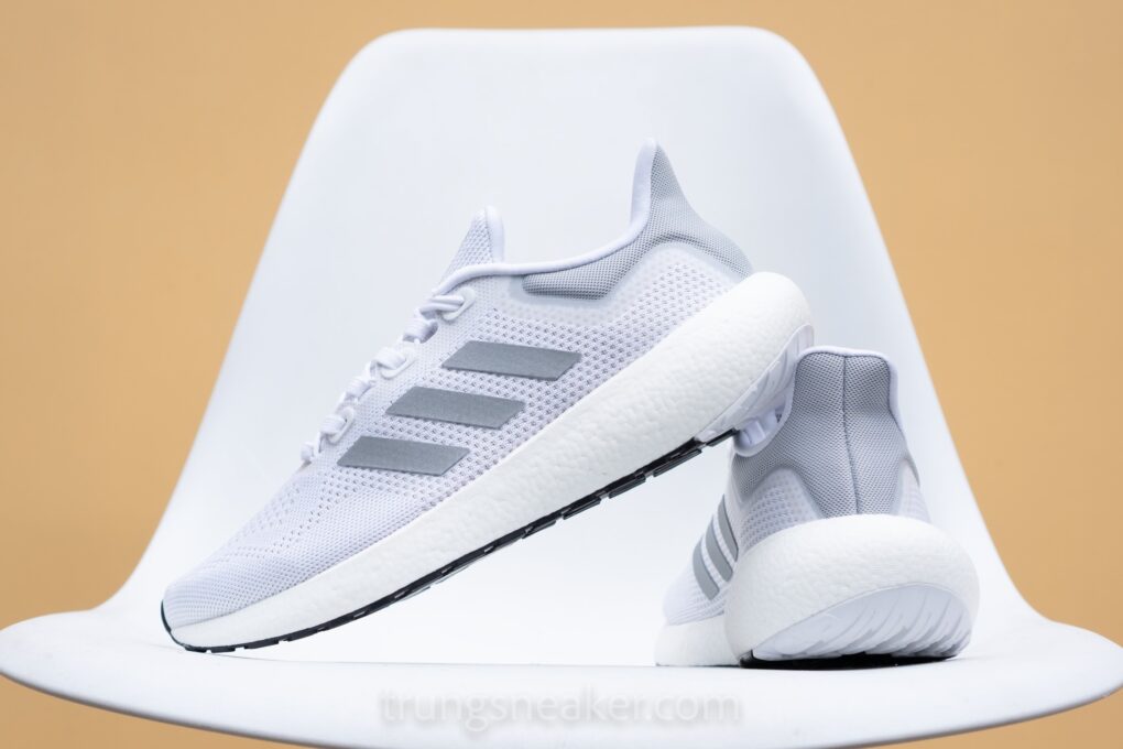 giay-chay-bo-adidas-pureboost-2022-white-gw0906 (4) giay-chay-bo-adidas-pureboost-2022-white-gw0906 (4)