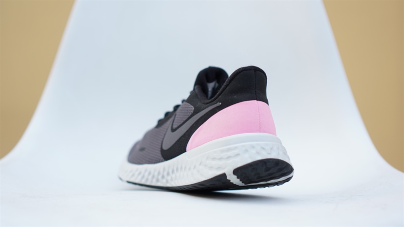 Giày thể thao Nike Revolution 5 BQ3207-004 2hand 3 Giày thể thao Nike Revolution 5 BQ3207-004 2hand - Ảnh 3