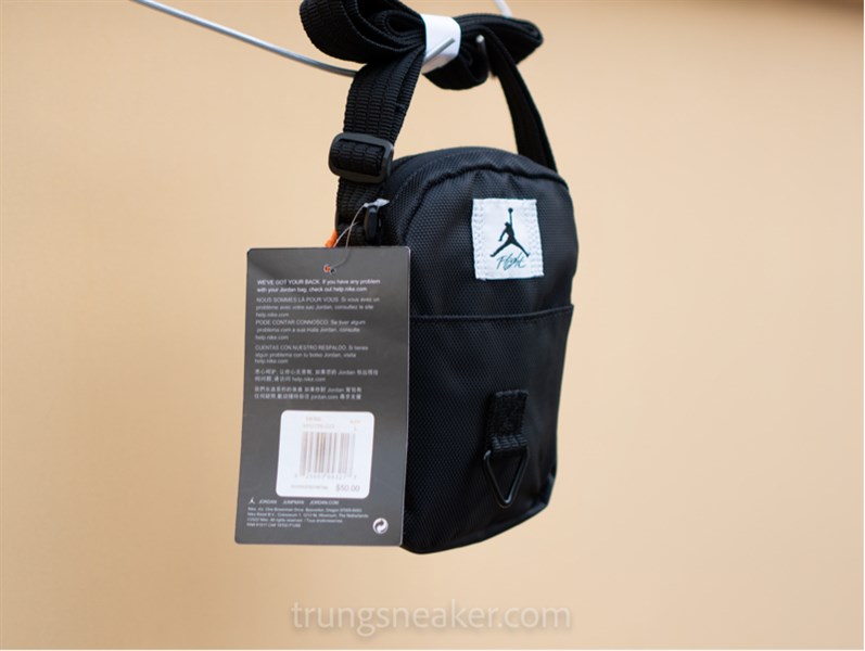 tui-mini-jordan-flight-control-festival-black-1l-ma0706-023-200x120x45 (3) tui-mini-jordan-flight-control-festival-black-1l-ma0706-023-200x120x45 (3)