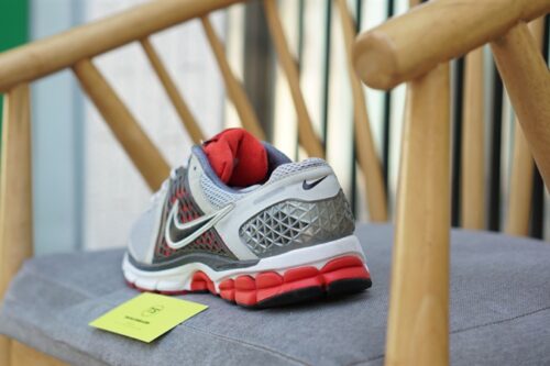 Giày chạy bộ Nike Zoom Vomero+ 6 (I) 443812-006