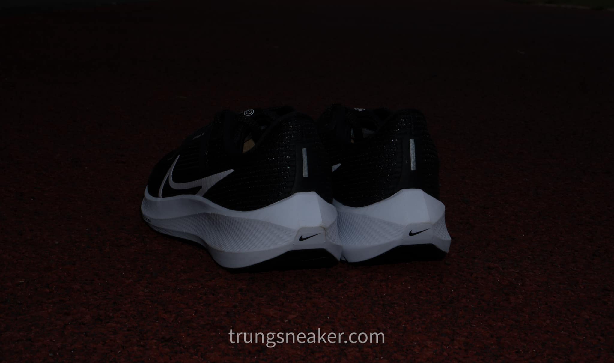 Giày Nike Air Zoom Pegasus 40 - Sự Tiếp Nối Hoàn Hảo Cho Dòng Giày Thể Thao Đình Đám 4 giay nike air zoom pegasus 40 su tiep noi hoan hao cho dong giay the thao dinh dam 2