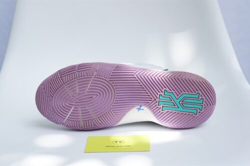 Giày Nike Kyrie 2 Easter (X) 826673–105