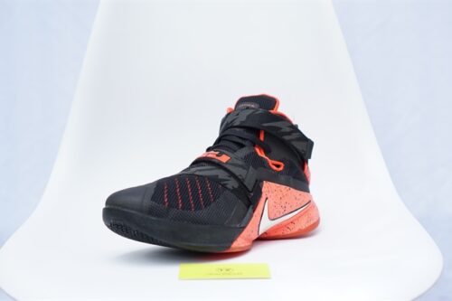 Giày Nike LeBron Soldier 9 Bred (6) 749490-016