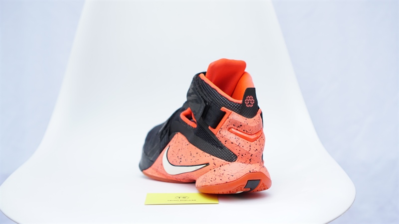Giày Nike LeBron Soldier 9 Bred (6) 749490-016