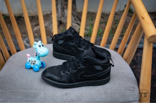 Giày trẻ em Jordan 1 All Black (C) 640734-050