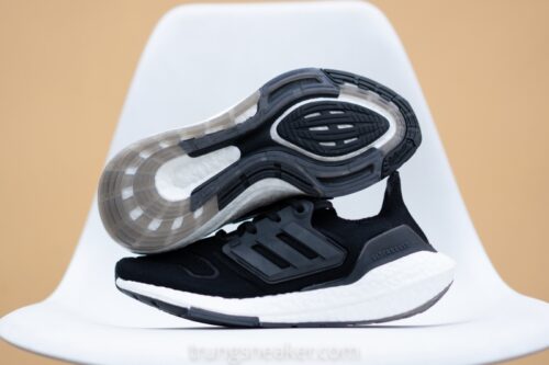 Giày chạy bộ Adidas Ultraboost 22 Black GX5591