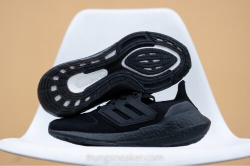 Giày chạy bộ Adidas Ultraboost 22 Tripple Black GX5587