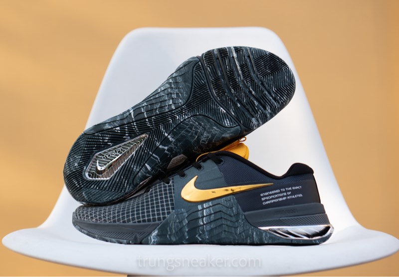 Giày tập luyện Nike Metcon 8 iD Black Gold DV2271-900