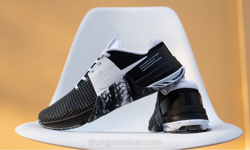 Giày tập luyện Nike Metcon 8 iD Black White DV2271-900 Giày tập luyện Nike Metcon 8 iD Black White DV2271-900