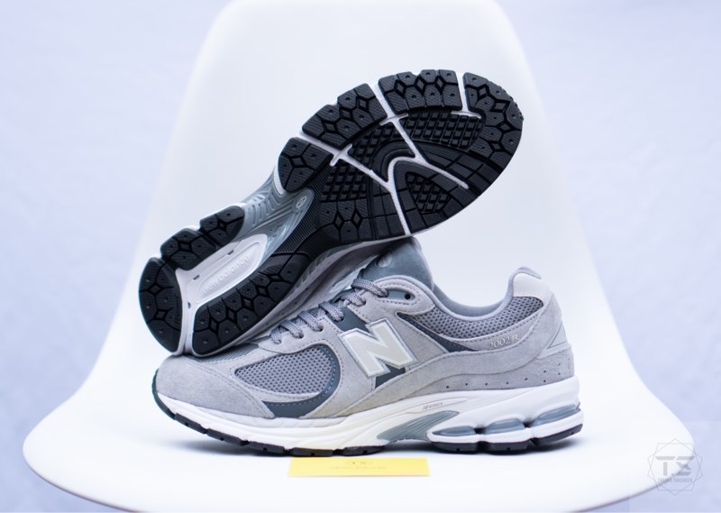 Giày New Balance 2002R Light Grey M2002RST