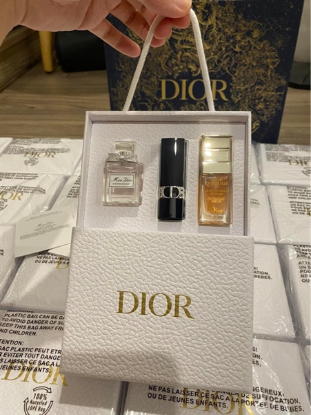 Set nước hoa Miss Dior + Son Dior 999 Mini + Lotion Dior