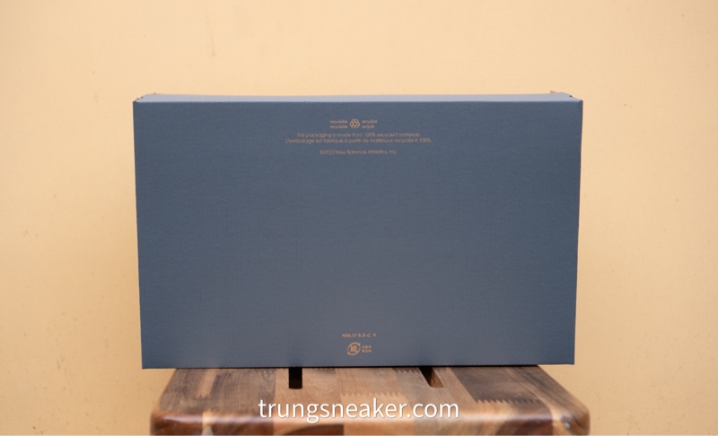 Box- Hộp giày New Balance xám chính hãng Box- Hộp giày New Balance xám chính hãng