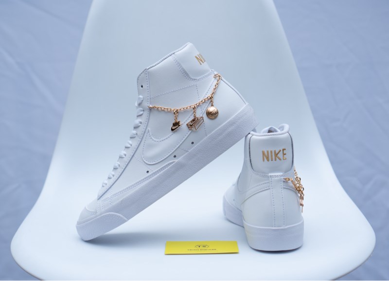Giày Nike Blazer Mid LX White Pendants (W) DM0850-100 Giày Nike Blazer Mid LX White Pendants (W) DM0850-100