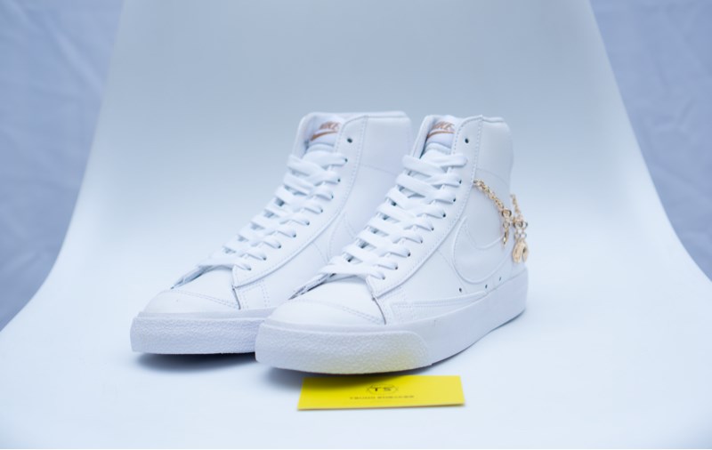 Giày Nike Blazer Mid LX White Pendants (W) DM0850-100 Giày Nike Blazer Mid LX White Pendants (W) DM0850-100