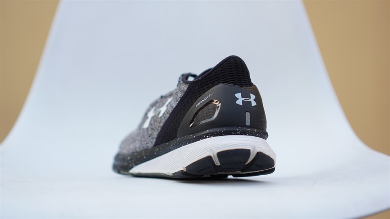 Giày thể thao Under Armour Charged 1273961-002 2hand 3 Giày thể thao Under Armour Charged 1273961-002 2hand