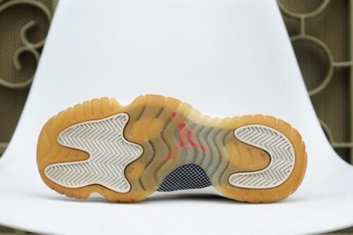 Giày Jordan 11 Retro Platinum 378038-016 2hand - 36.5 Giày Jordan 11 Retro Platinum 378038-016 2hand - 36.5