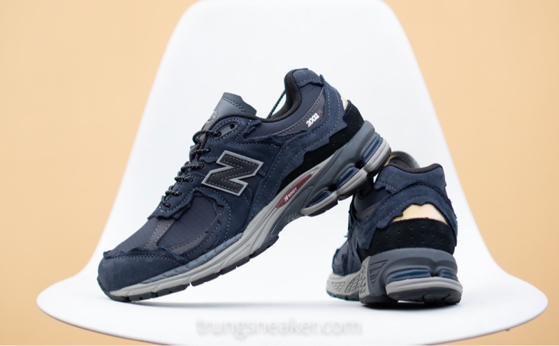 Giày New Balance 2002R Protection Pack Navy M2002RDO