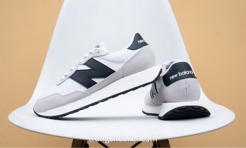 Giày New Balance 237 White Black WS237BW - 39 Giày New Balance 237 White Black WS237BW - 39