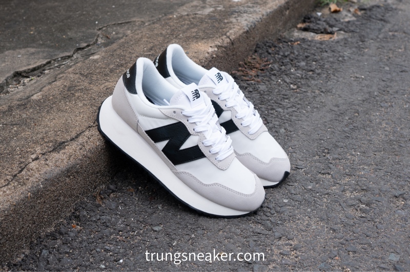 Giày New Balance 237 White Black WS237BW - 39 Giày New Balance 237 White Black WS237BW - 39