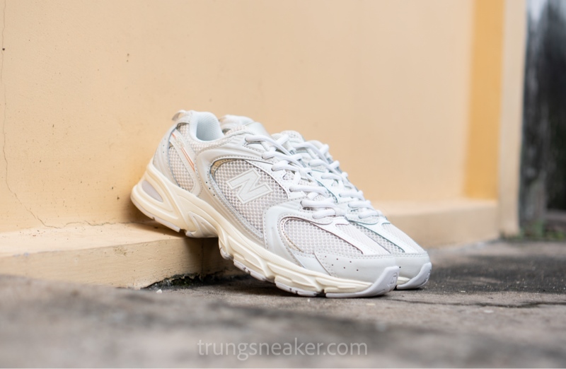 Giày New Balance 530 Vintage Beige MR530FTA - 38.5 Giày New Balance 530 Vintage Beige MR530FTA - 38.5