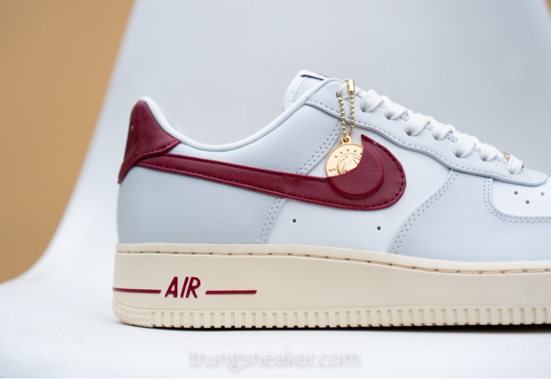 Giày Nike Air Force 1 JDI Hangtag Red Swoosh DV7584-001 - 43 Giày Nike Air Force 1 JDI Hangtag Red Swoosh DV7584-001 - 43