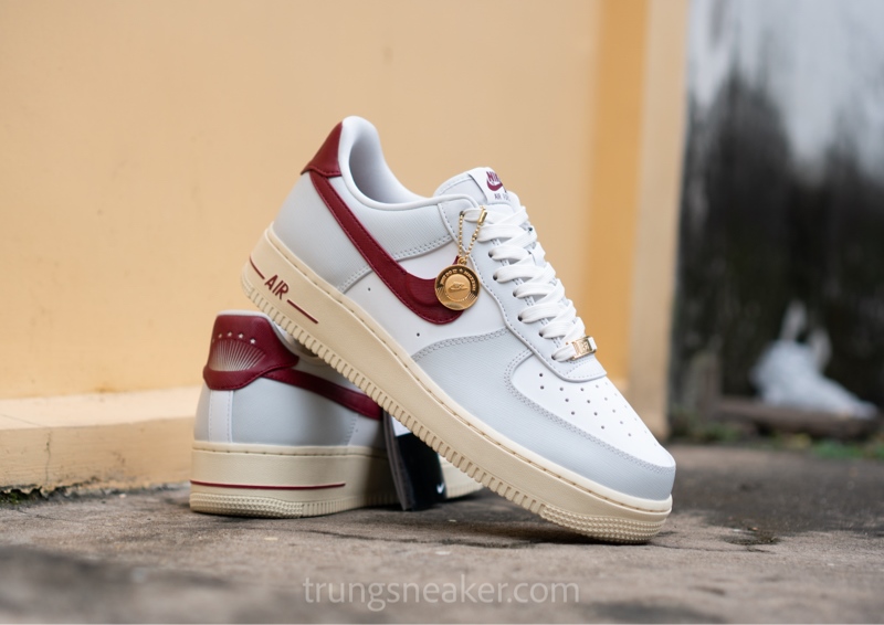 Giày Nike Air Force 1 JDI Hangtag Red Swoosh DV7584-001 - 43 Giày Nike Air Force 1 JDI Hangtag Red Swoosh DV7584-001 - 43