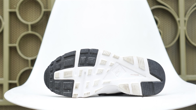 Giày Nike Huarache Run "Black White" 654275-011 2hand - 37.5 Giày Nike Huarache Run "Black White" 654275-011 2hand - 37.5