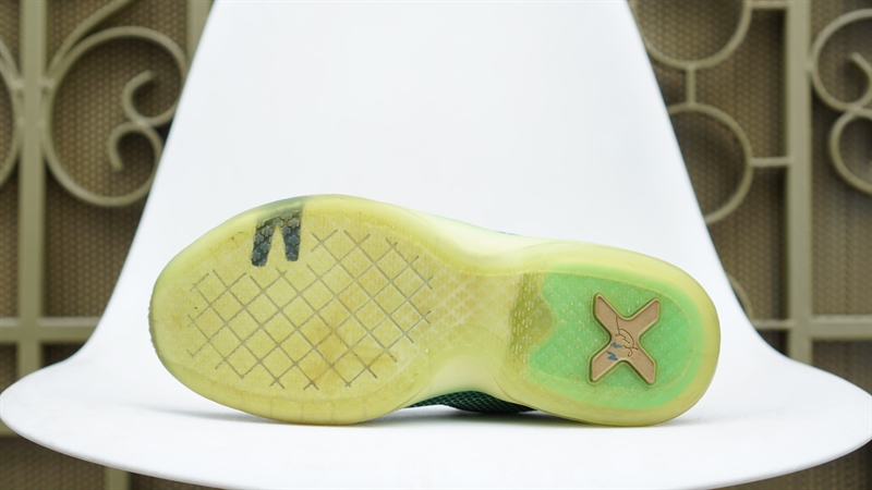 Giày Nike Kobe 10 Vino 726067-333 2hand - 38.5 Giày Nike Kobe 10 Vino 726067-333 2hand - 38.5