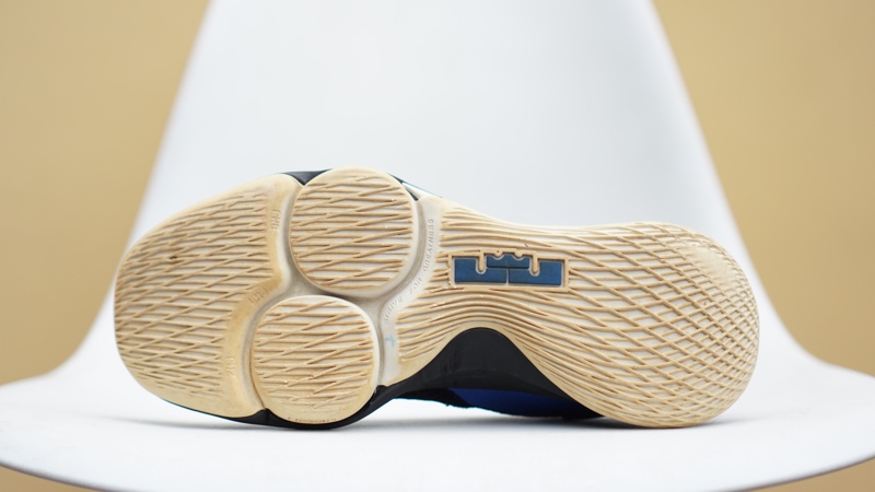 Giày Nike LeBron Witness 4 Black BV7427-007 2hand 2 Giày Nike LeBron Witness 4 Black BV7427-007 2hand - 40.5