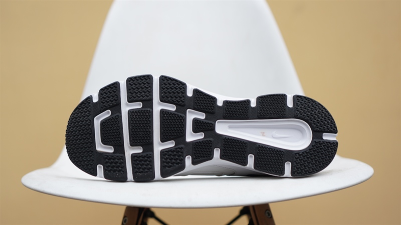 Giày thể thao Nike T Lite XI 616545-101 2hand 2 Giày thể thao Nike T Lite XI 616545-101 2hand - Ảnh 2