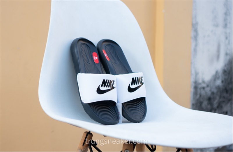 Dép chính hãng Nike Victori One Black White CN9675-005 - 42.5 Dép chính hãng Nike Victori One Black White CN9675-005 - 42.5