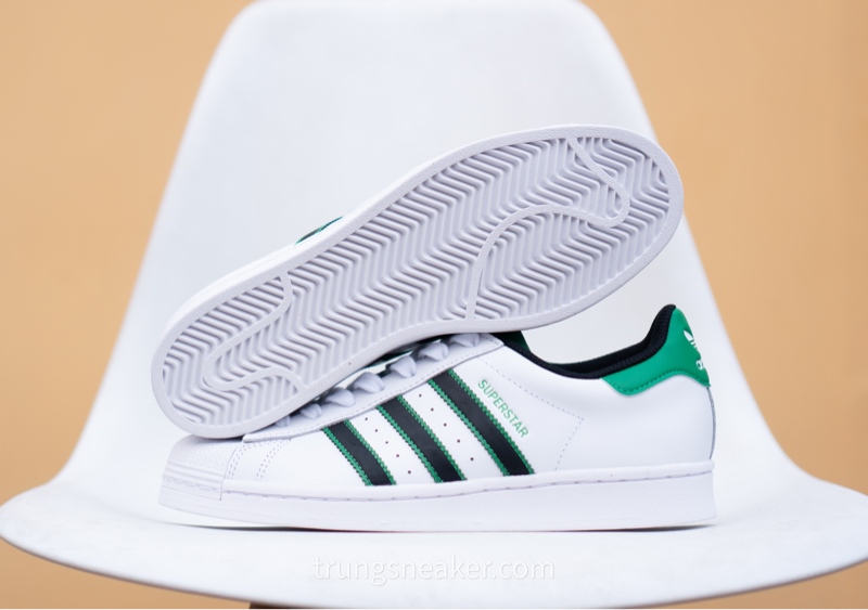 Giay Adidas Superstar White Black ID4670