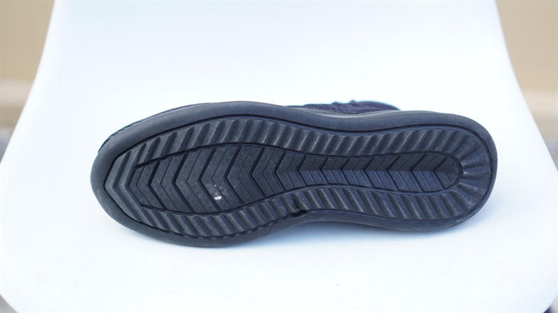 Giày chạy bộ New Balance Cypher Black MSRMCBB 2hand - 45.5 Giày chạy bộ New Balance Cypher Black MSRMCBB 2hand - 45.5