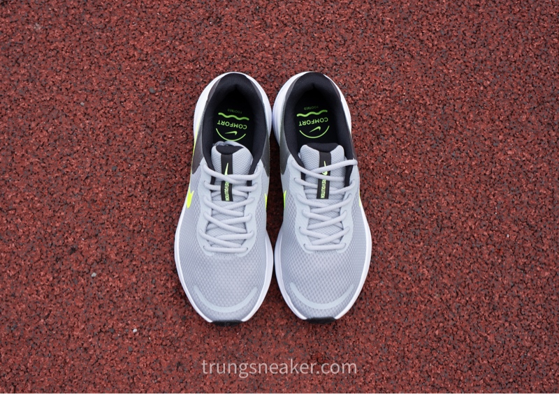Giày chạy bộ Nike Revolution 7 Road Wolf Grey FB2207-002