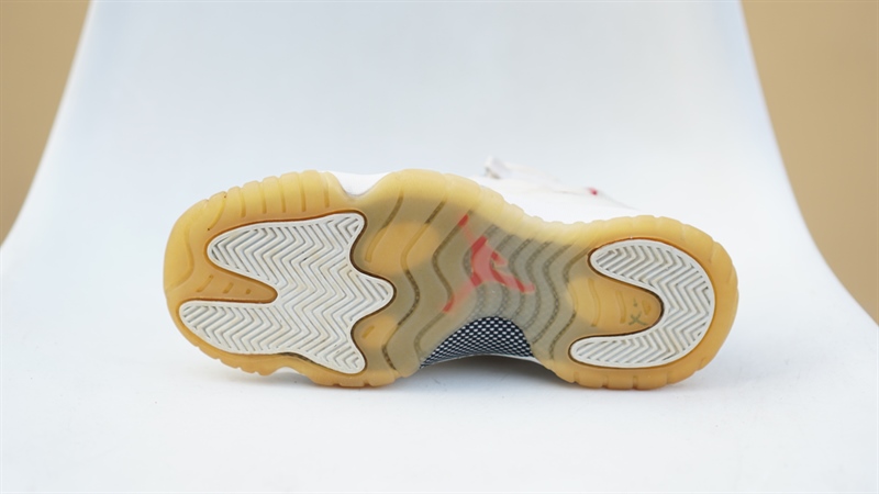 Giày Jordan 11 Platinum Tint 378038-016 2hand - 38.5 Giày Jordan 11 Platinum Tint 378038-016 2hand - 38.5